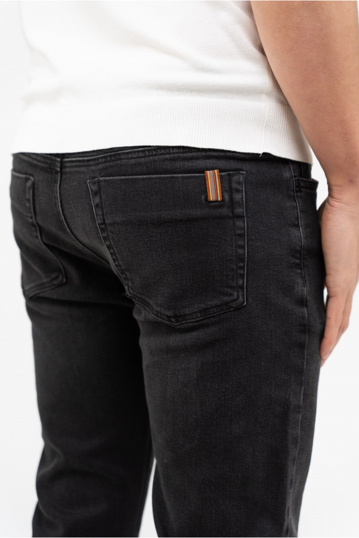 Medium black