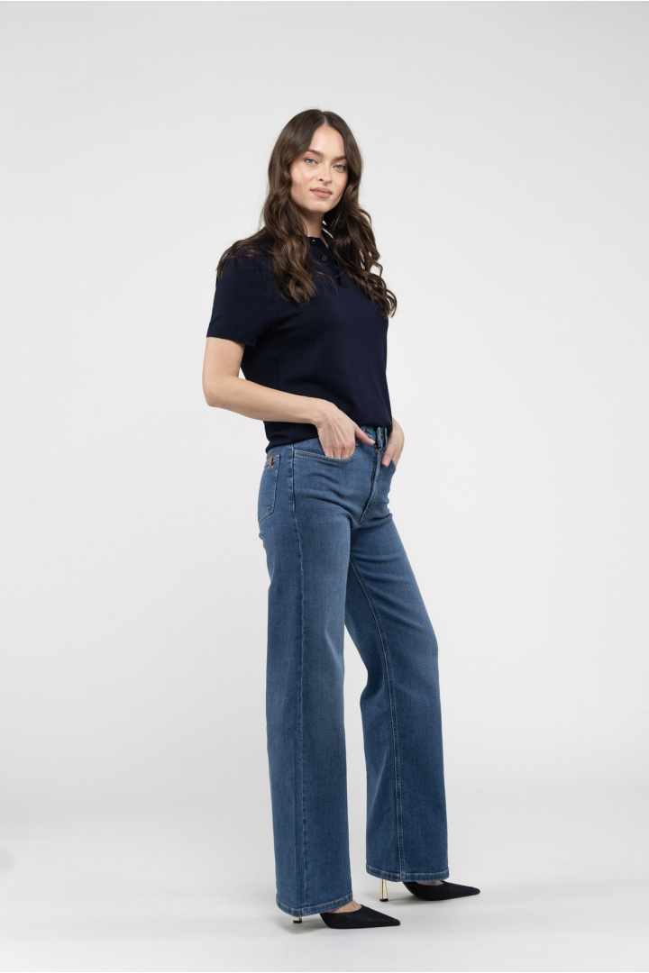 Medium blue