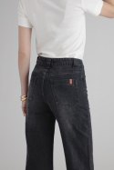 Medium black