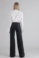Medium black